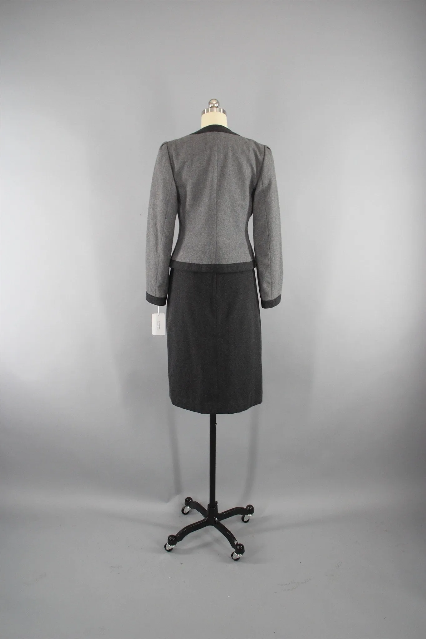 1980s Vintage Sasson Grey Wool Jacket & Skirt Business Suit