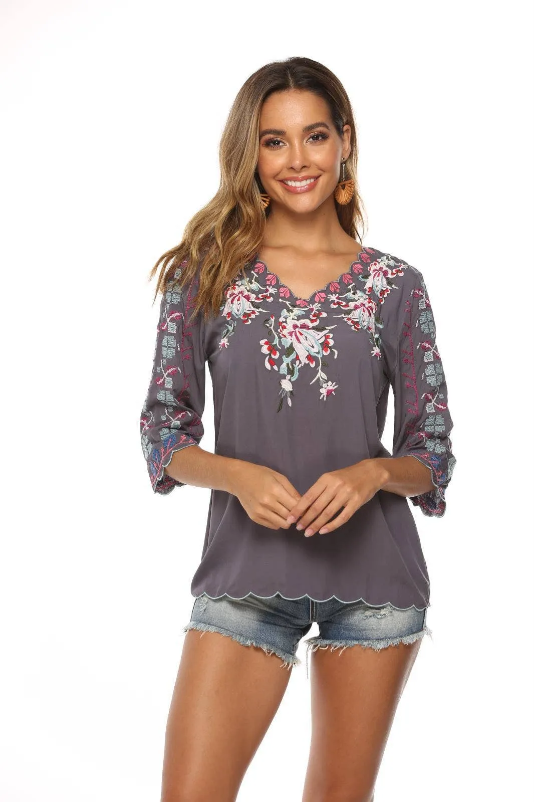 COTTON V-NECK FLORAL EMBROIDERED TOP_CWTBLL0824