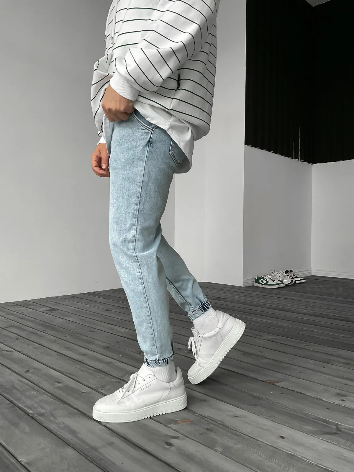 Ice Blue V2 Jogger Jeans BB5259